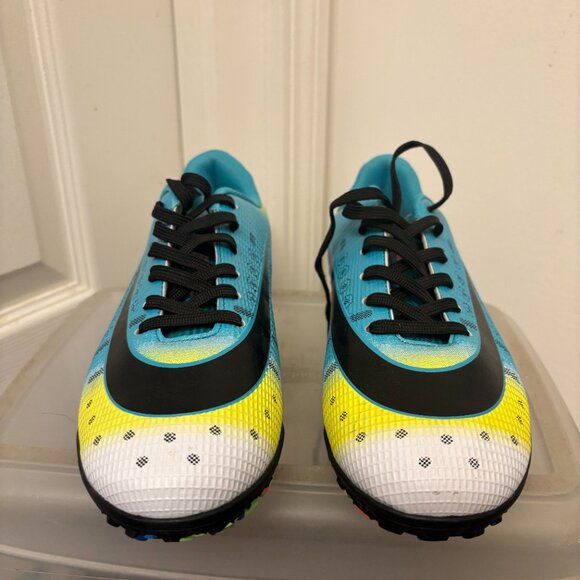 Nike Women's Indoor Soccer Shoes - Picture 3 of 4